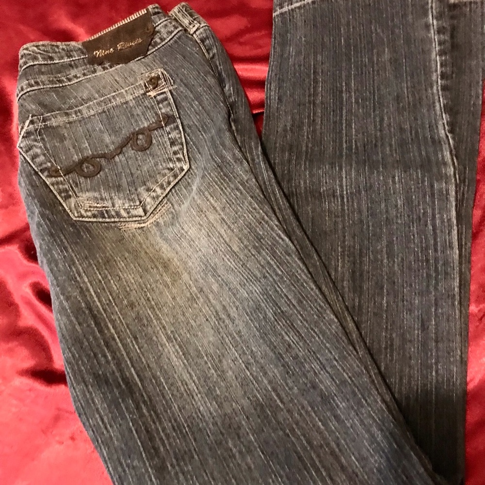 NWOT Nine Rivets Embroidered skinny denim jeans Junior’s Size 5